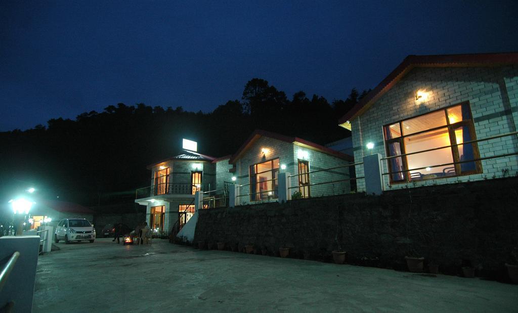 Village Live In Resort Chail Ngoại thất bức ảnh